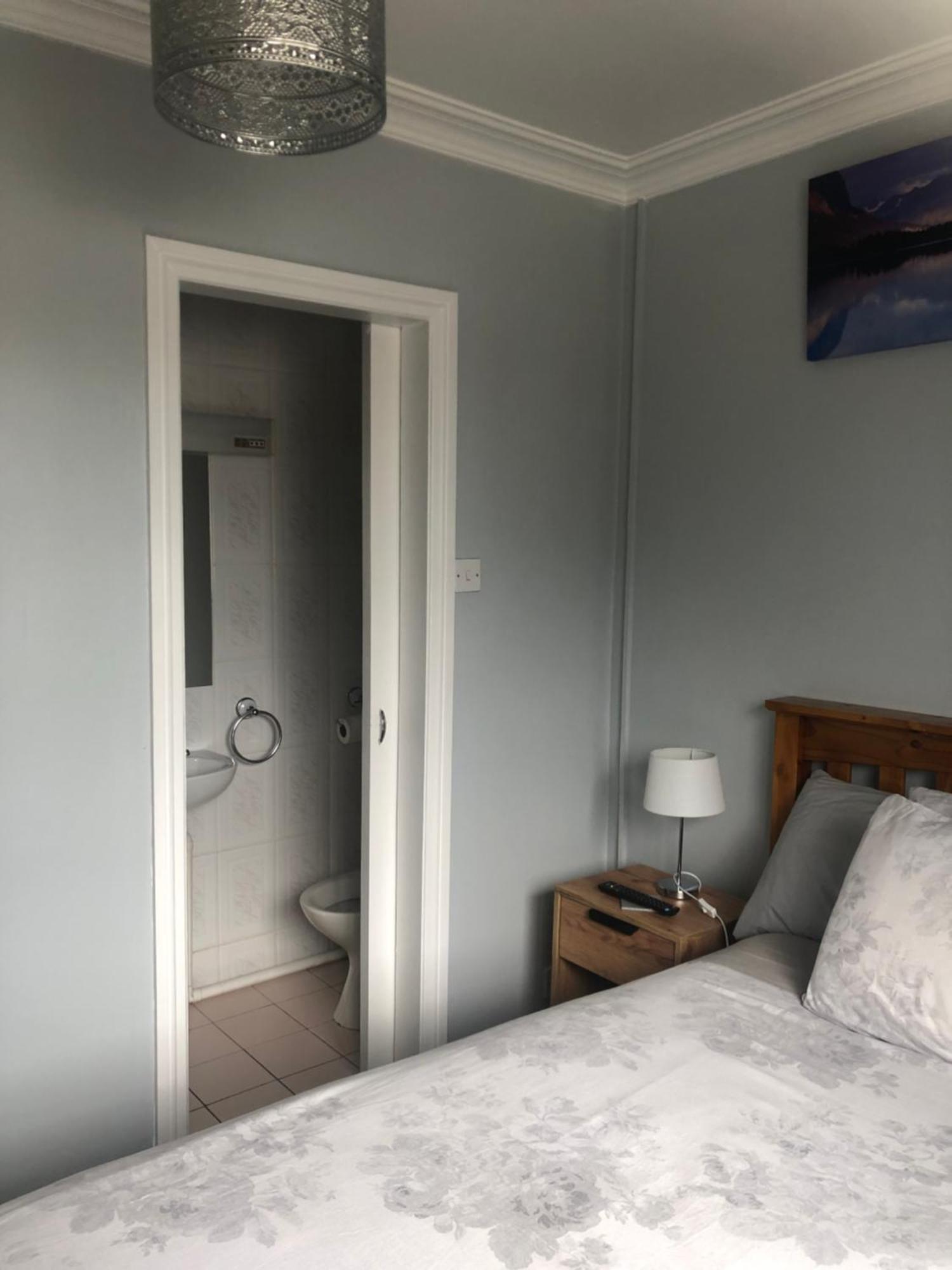 ترالي Manorlodge المظهر الخارجي الصورة